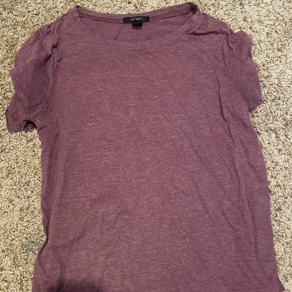 FOREVER 21 T-Shirt